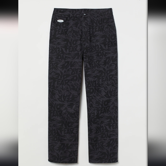 H&M X No Fear Loose Fit Twill Trousers No Fear Graphic Print 6 - Picture 5 of 16